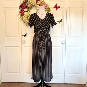 💼 Potter”s Pot Striped Cropped Wide Leg Size Medium Jumpsuit